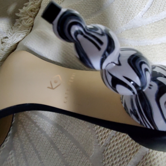 Katy Perry sandals - Picture 3 of 3